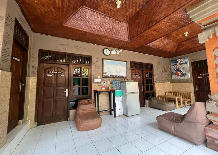 Hostel Padi-padi & Bar