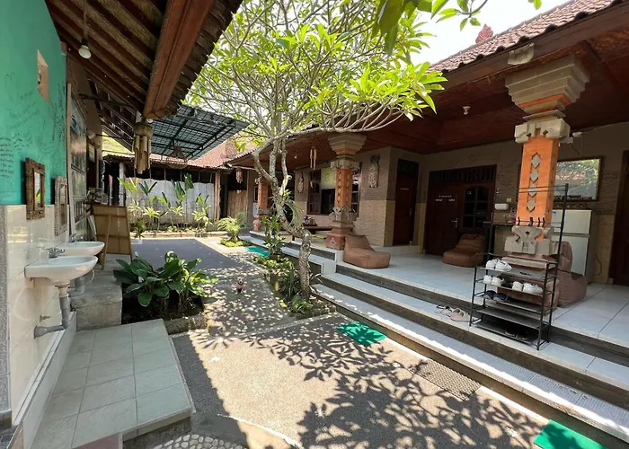 Hostel Padi-padi & Bar