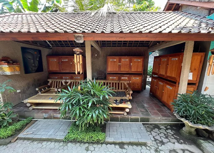 Hostel Padi-padi & Bar *