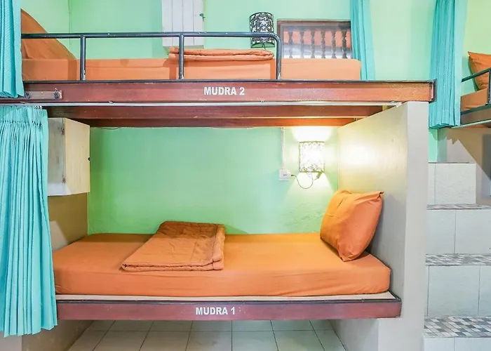 Hostel Padi-padi & Bar