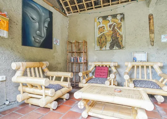 Hostel Padi-padi & Bar *